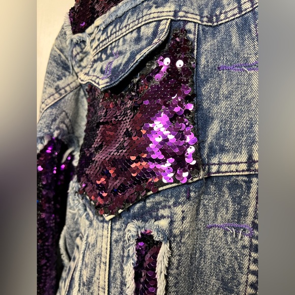 Distressed And sequined Jean Jacket Size Large oversized and lined - Picture 5 of 7